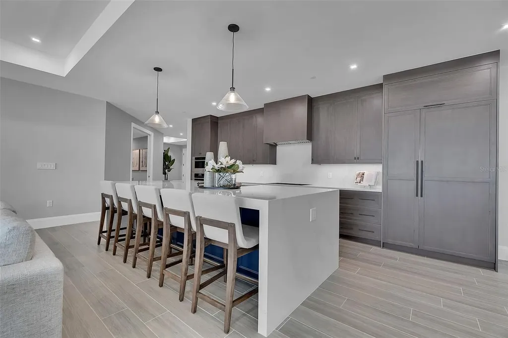 70 Avenida Veneccia Sarasota FL 34242