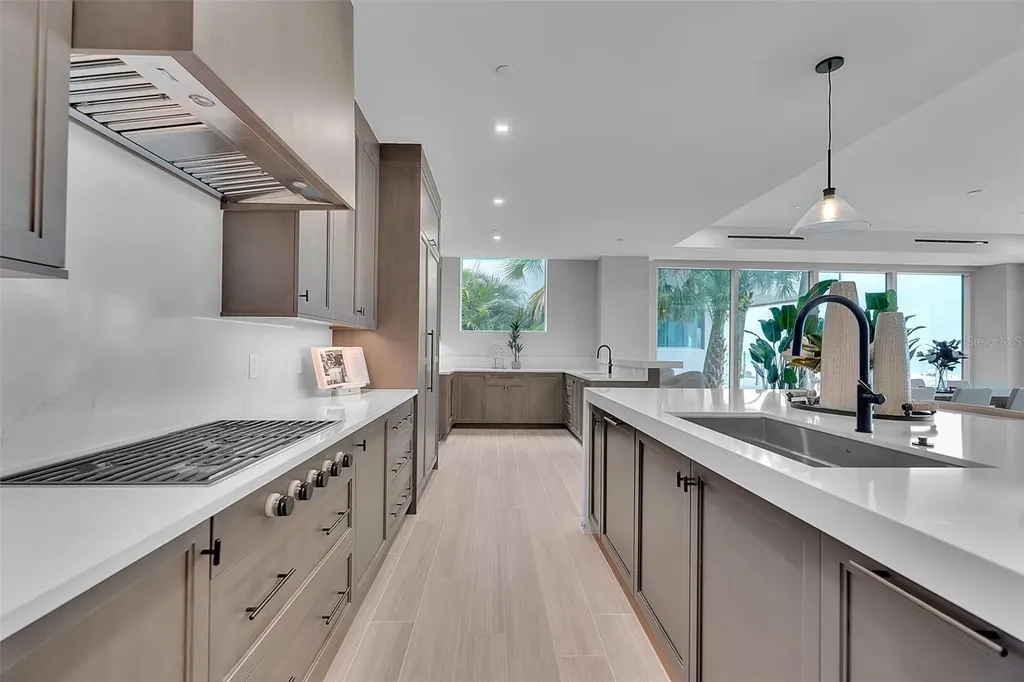 70 Avenida Veneccia Sarasota FL 34242
