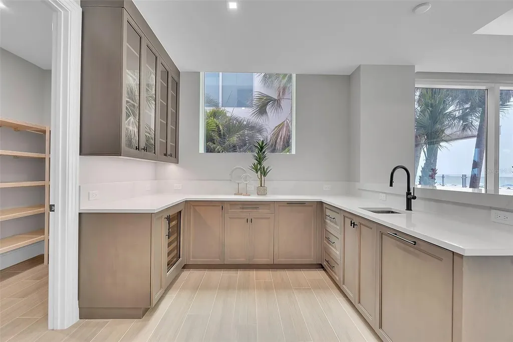 70 Avenida Veneccia Sarasota FL 34242