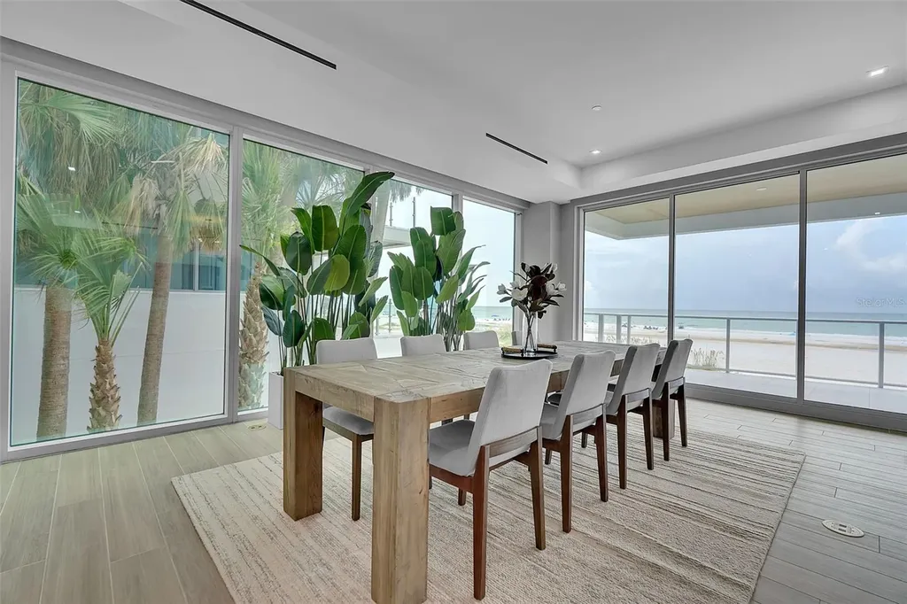 70 Avenida Veneccia Sarasota FL 34242