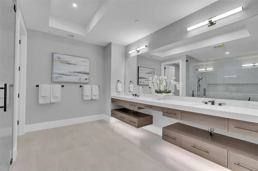70 Avenida Veneccia Sarasota FL 34242