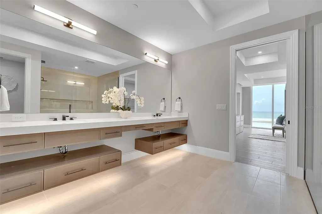 70 Avenida Veneccia Sarasota FL 34242