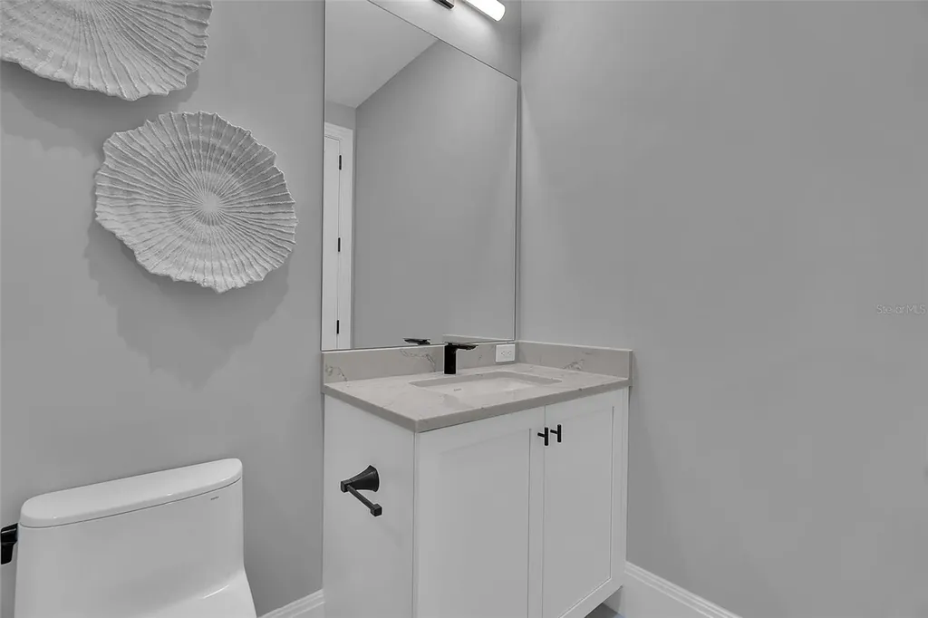 70 Avenida Veneccia Sarasota FL 34242