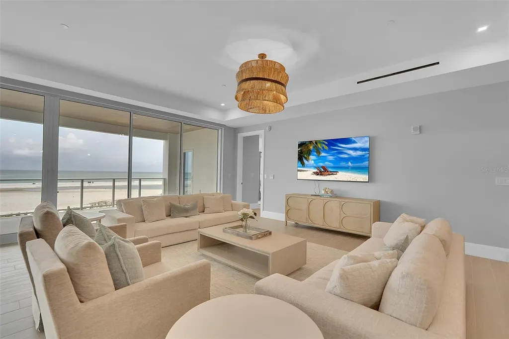 70 Avenida Veneccia Sarasota FL 34242