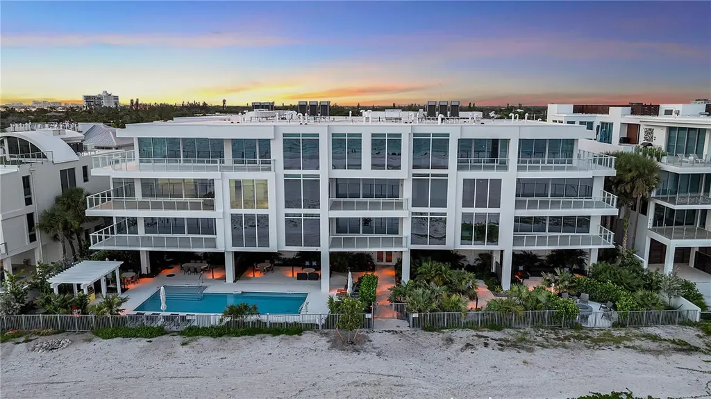 70 Avenida Veneccia Sarasota FL 34242