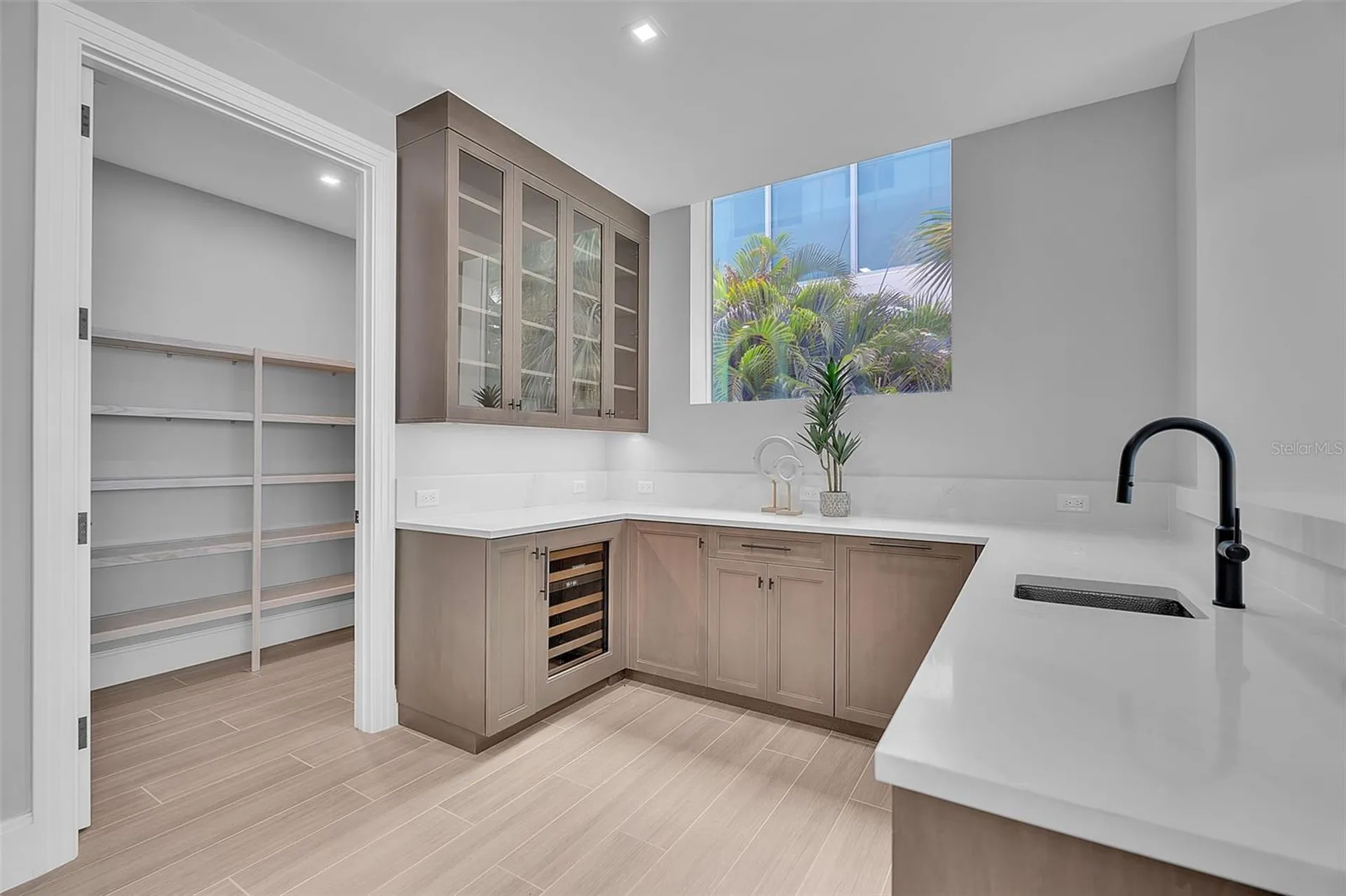 70 Avenida Veneccia Sarasota FL 34242