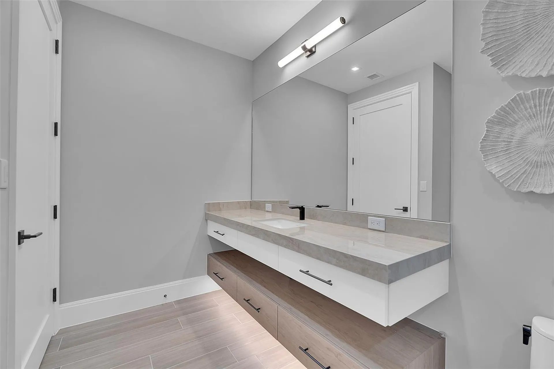 70 Avenida Veneccia Sarasota FL 34242