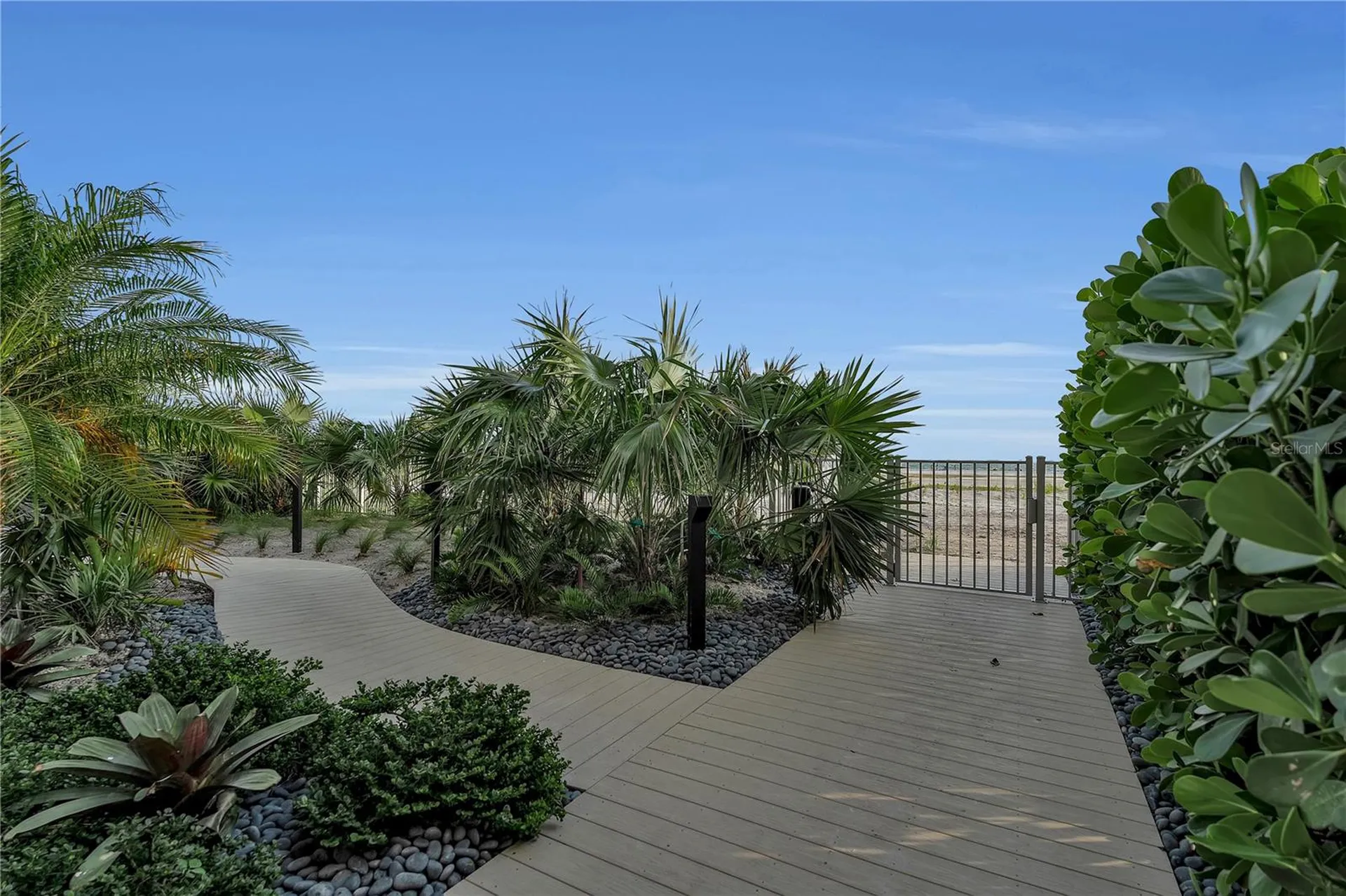 70 Avenida Veneccia Sarasota FL 34242