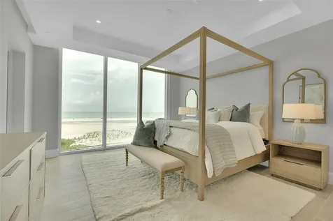 70 Avenida Veneccia Sarasota FL 34242