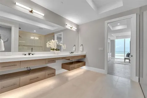 70 Avenida Veneccia Sarasota FL 34242