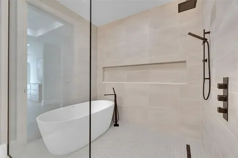 70 Avenida Veneccia Sarasota FL 34242