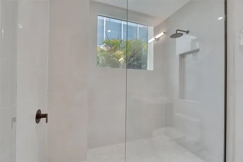 70 Avenida Veneccia Sarasota FL 34242
