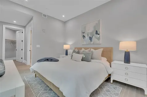 70 Avenida Veneccia Sarasota FL 34242