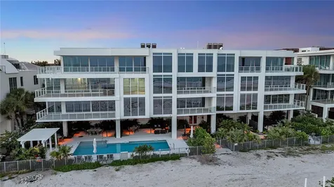 70 Avenida Veneccia Sarasota FL 34242