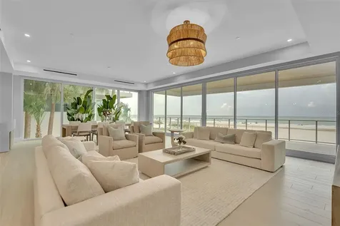 70 Avenida Veneccia Sarasota FL 34242
