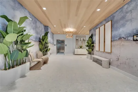 70 Avenida Veneccia Sarasota FL 34242