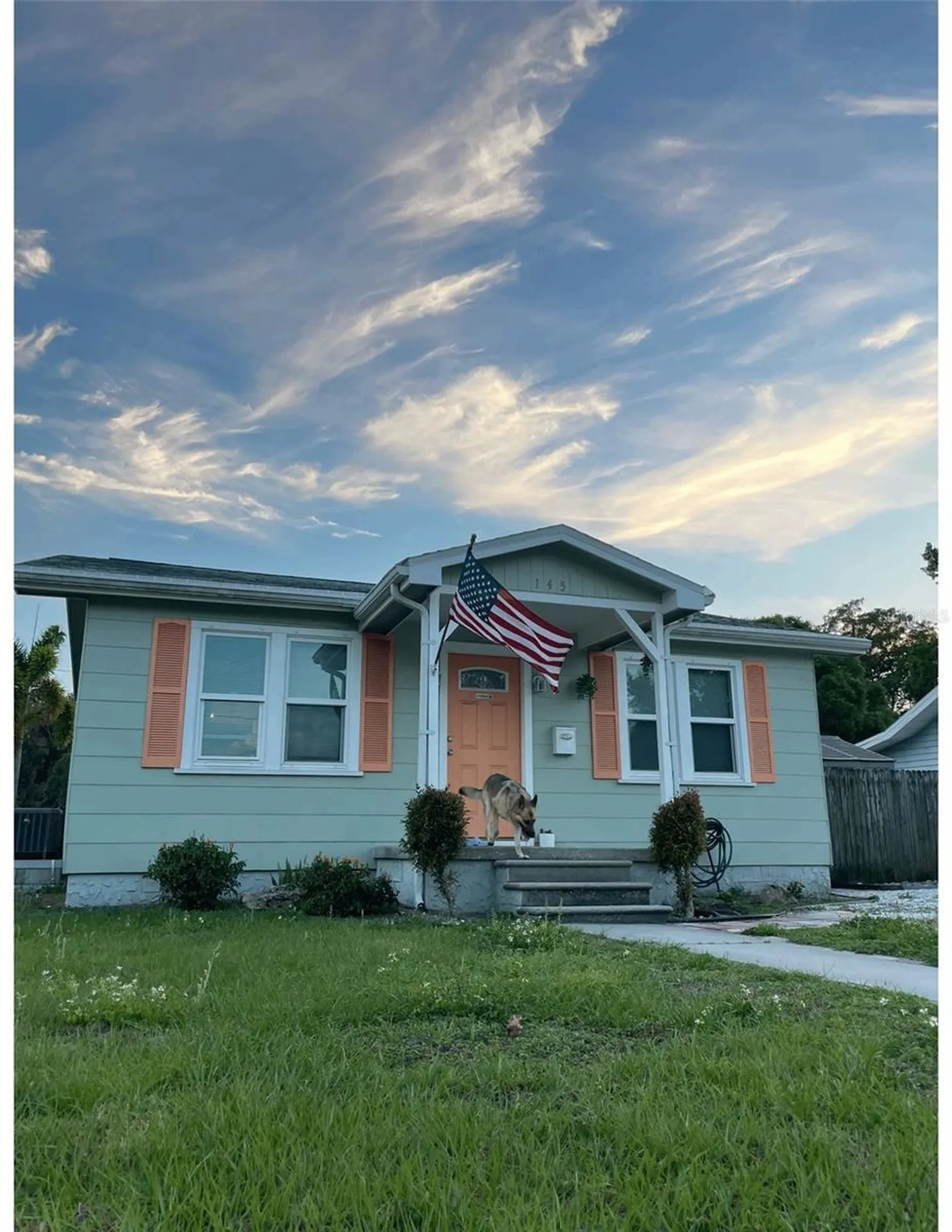 145 NE Lincoln Circle N St Petersburg FL 33702