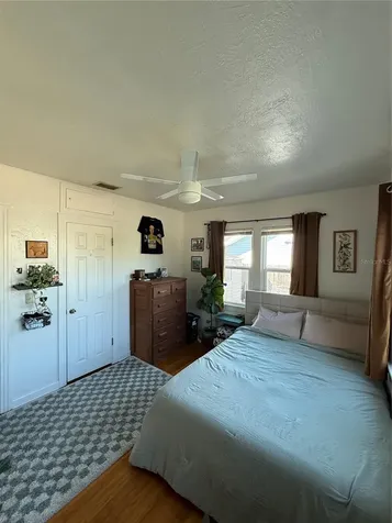145 NE Lincoln Circle N St Petersburg FL 33702