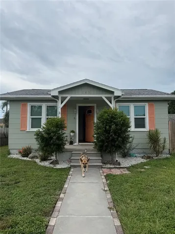 145 NE Lincoln Circle N St Petersburg FL 33702