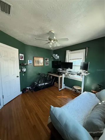 145 NE Lincoln Circle N St Petersburg FL 33702
