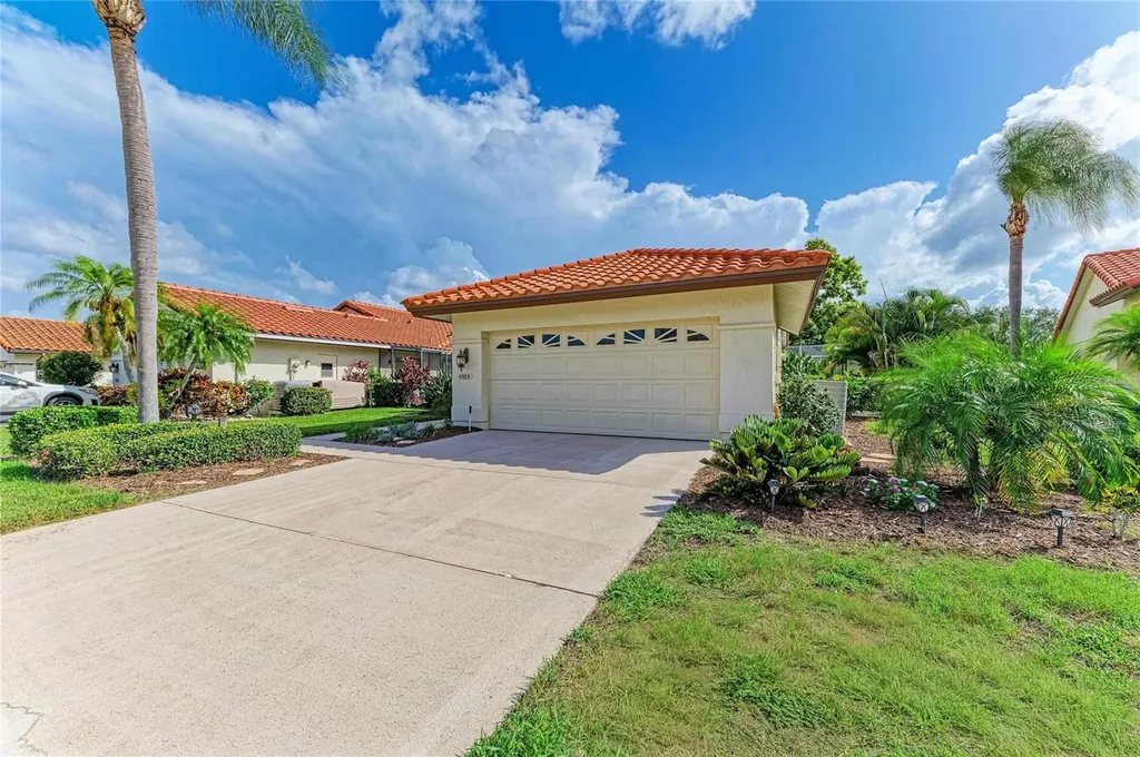 4909 Clubview Court E Bradenton FL 34203
