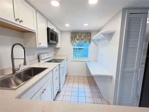 333 Lake Howard Drive NW Winter Haven FL 33880