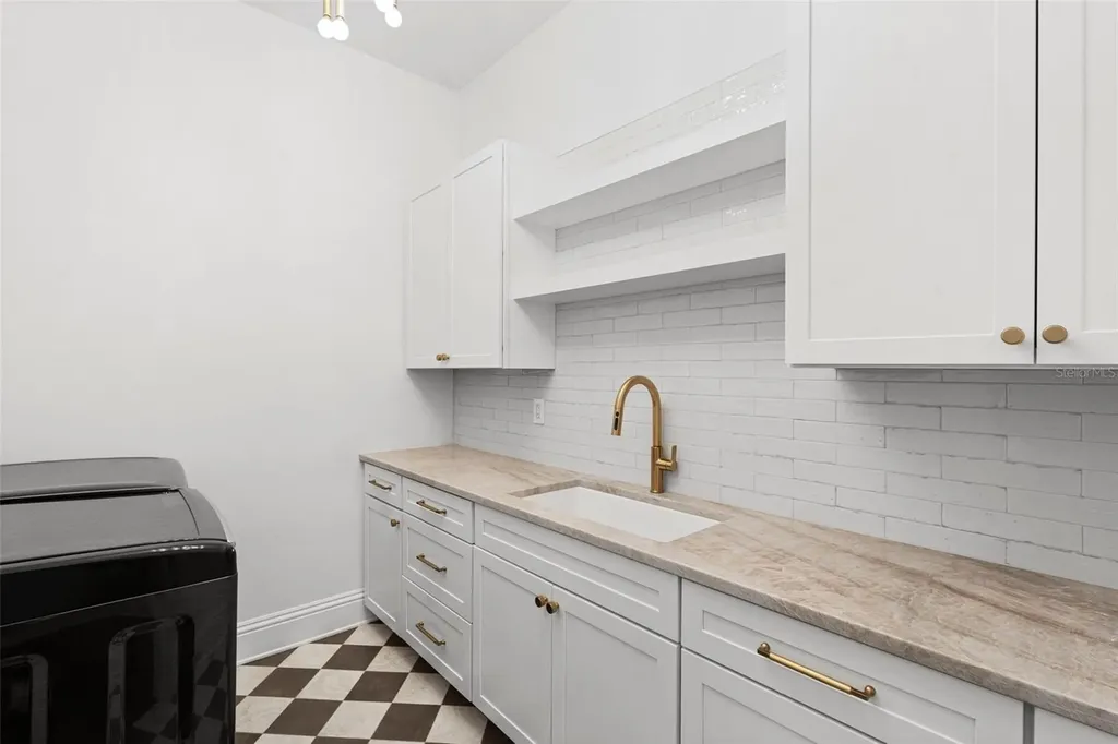 4406 W Azeele Street Tampa FL 33609