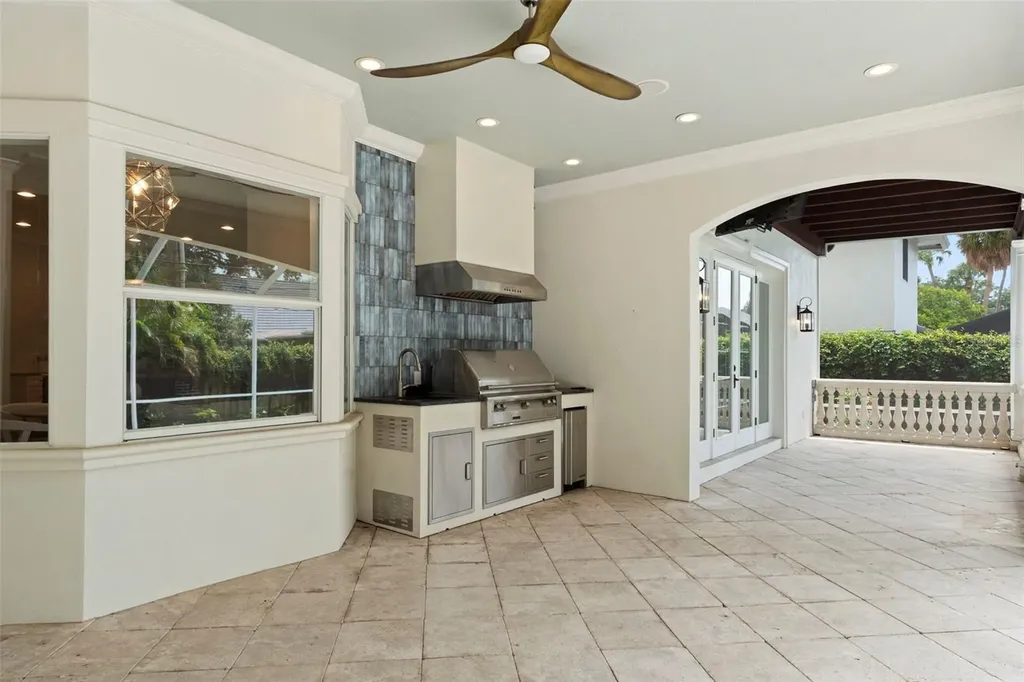 4406 W Azeele Street Tampa FL 33609