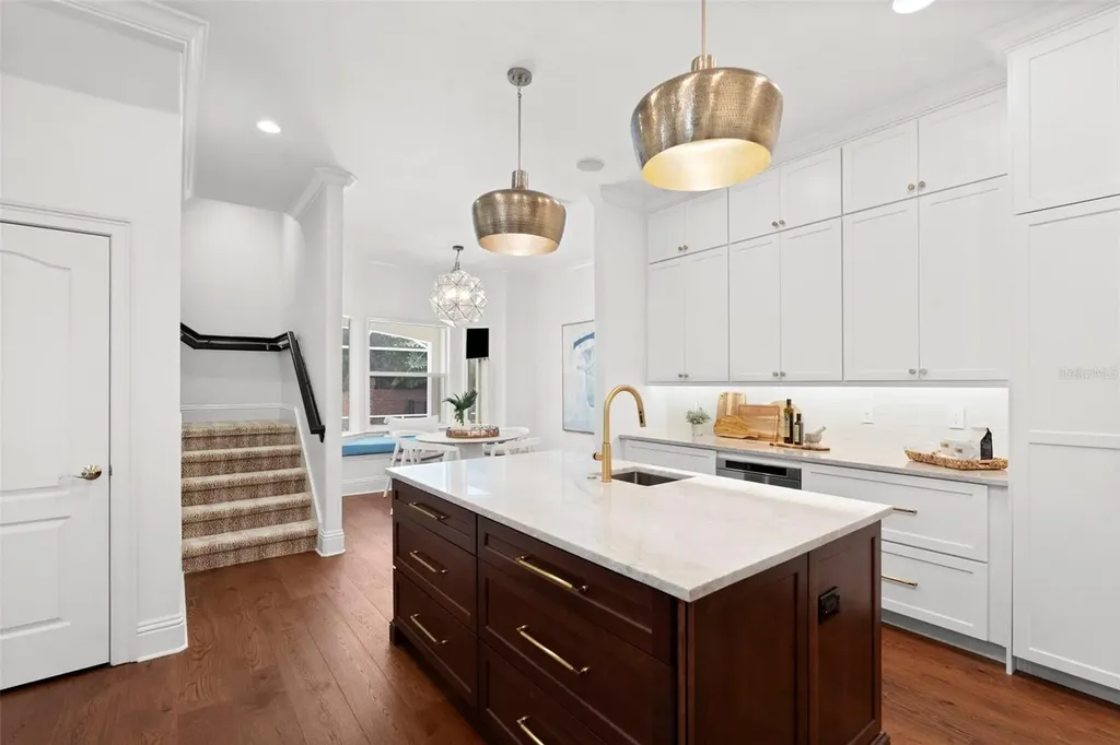 4406 W Azeele Street Tampa FL 33609