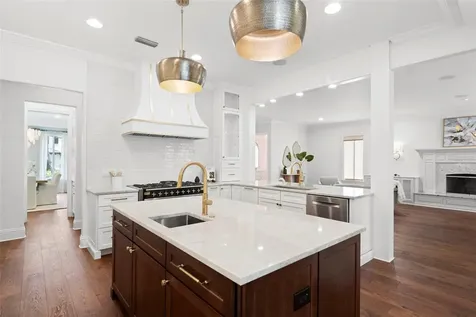 4406 W Azeele Street Tampa FL 33609
