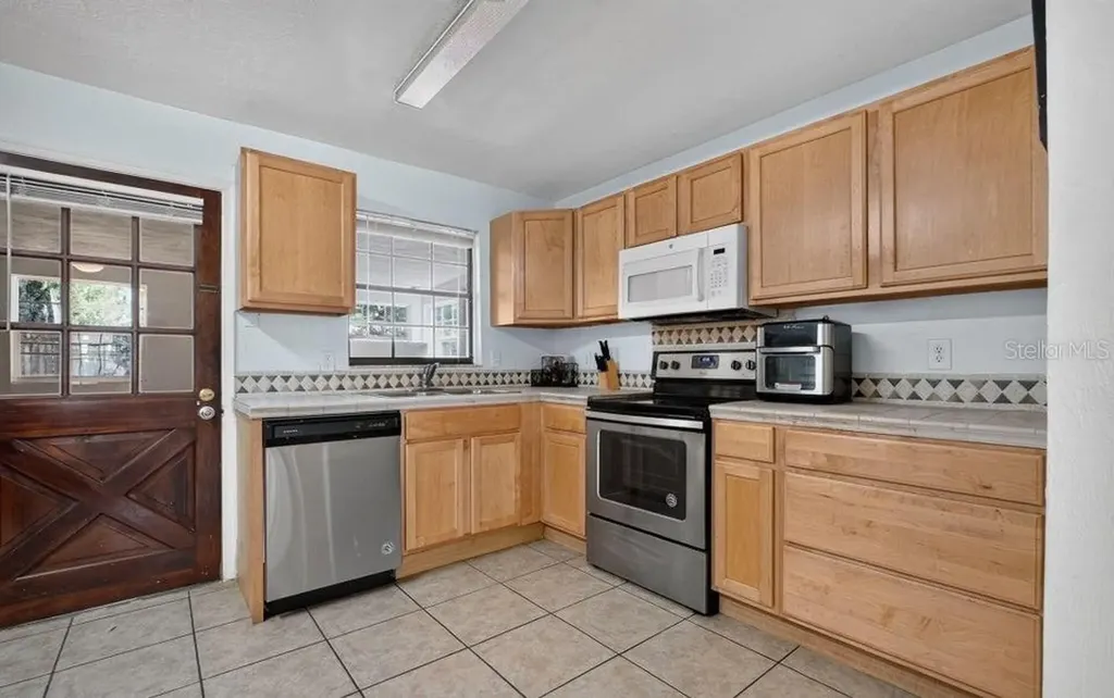 912 Royal Oak Court Holly Hill FL 32117