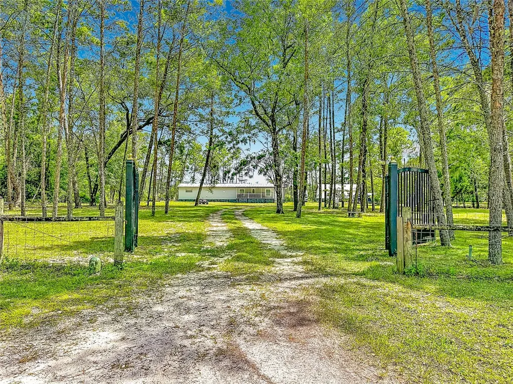 151 Lake Susan Road Hawthorne FL 32640