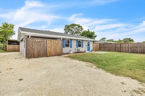 1144 Pine Street Englewood FL 34223