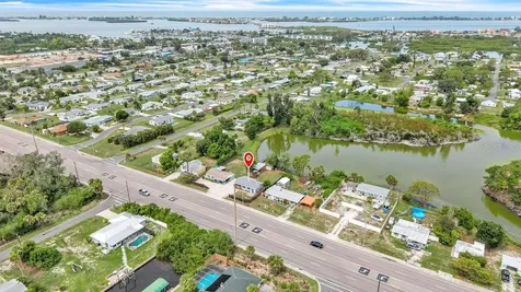 1144 Pine Street Englewood FL 34223