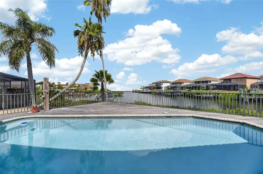 903 Capriccio Lane Apollo Beach FL 33572