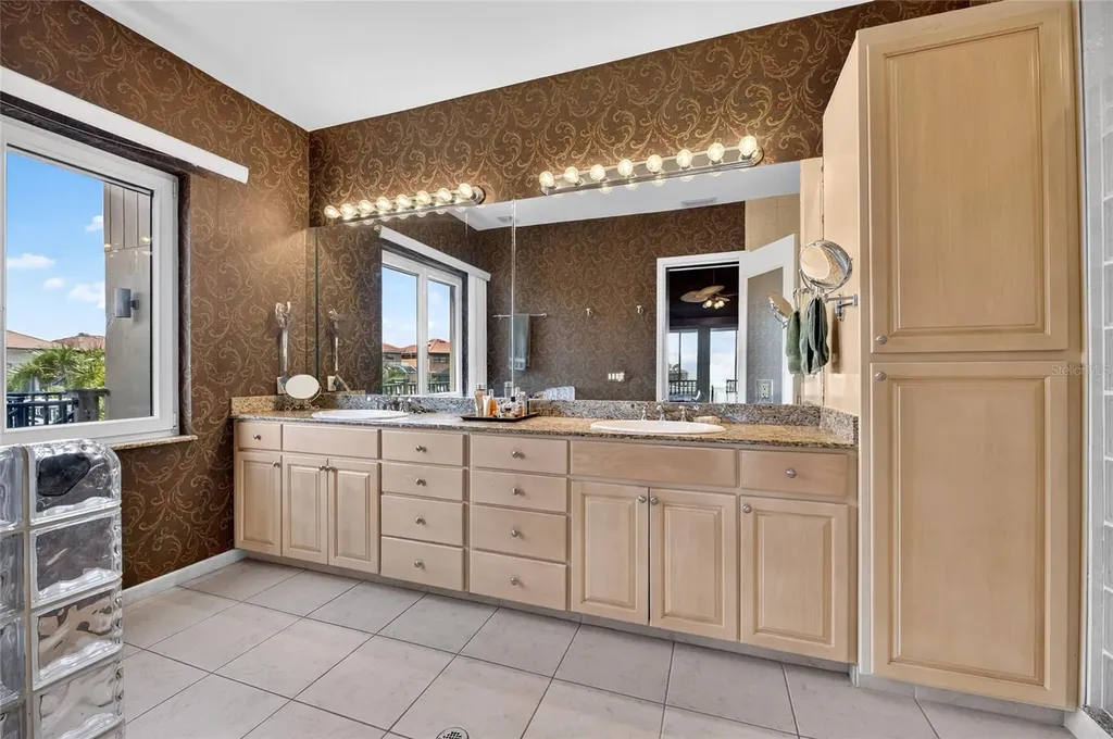 903 Capriccio Lane Apollo Beach FL 33572