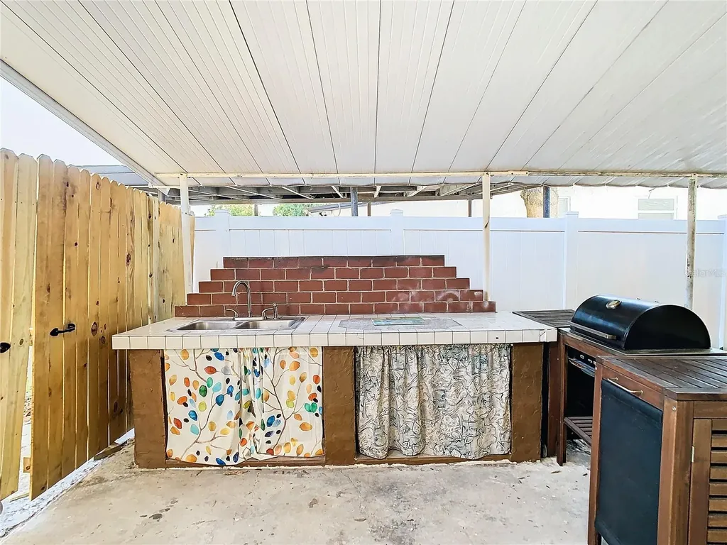 3321 W Aileen Street Tampa FL 33607