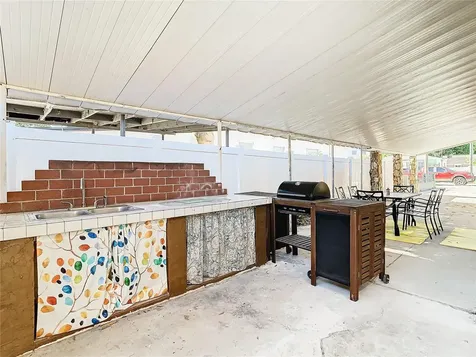 3321 W Aileen Street Tampa FL 33607