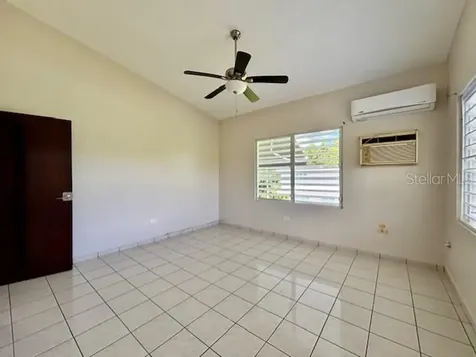 Bo Ceiba Sur Sector Canal Solar #6 Juncos PR 00777
