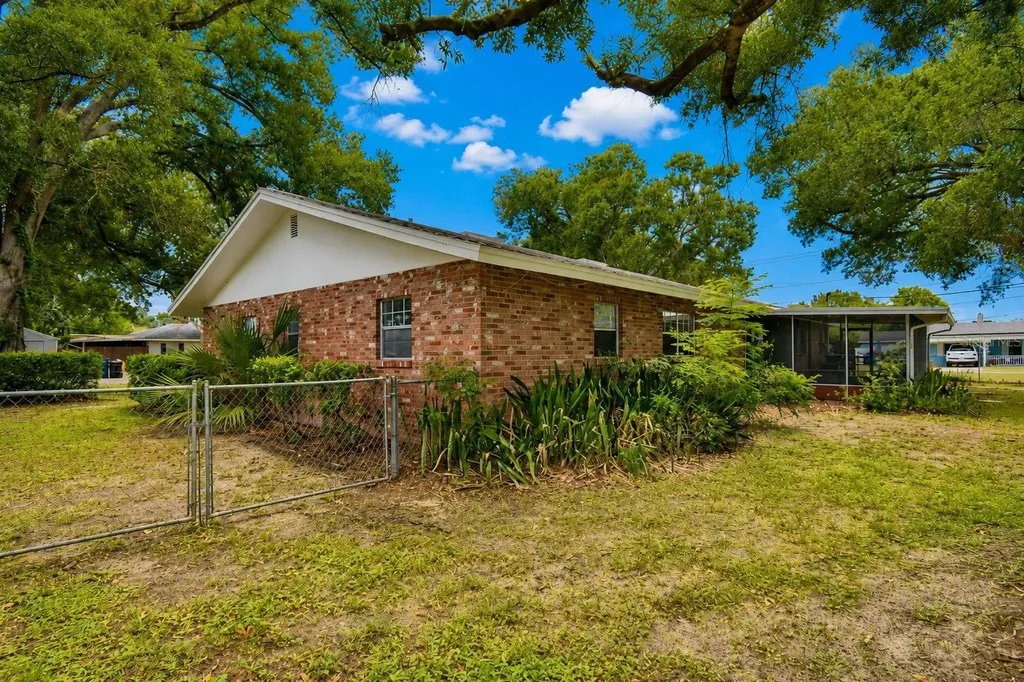 1212 Lynn Avenue Auburndale FL 33823