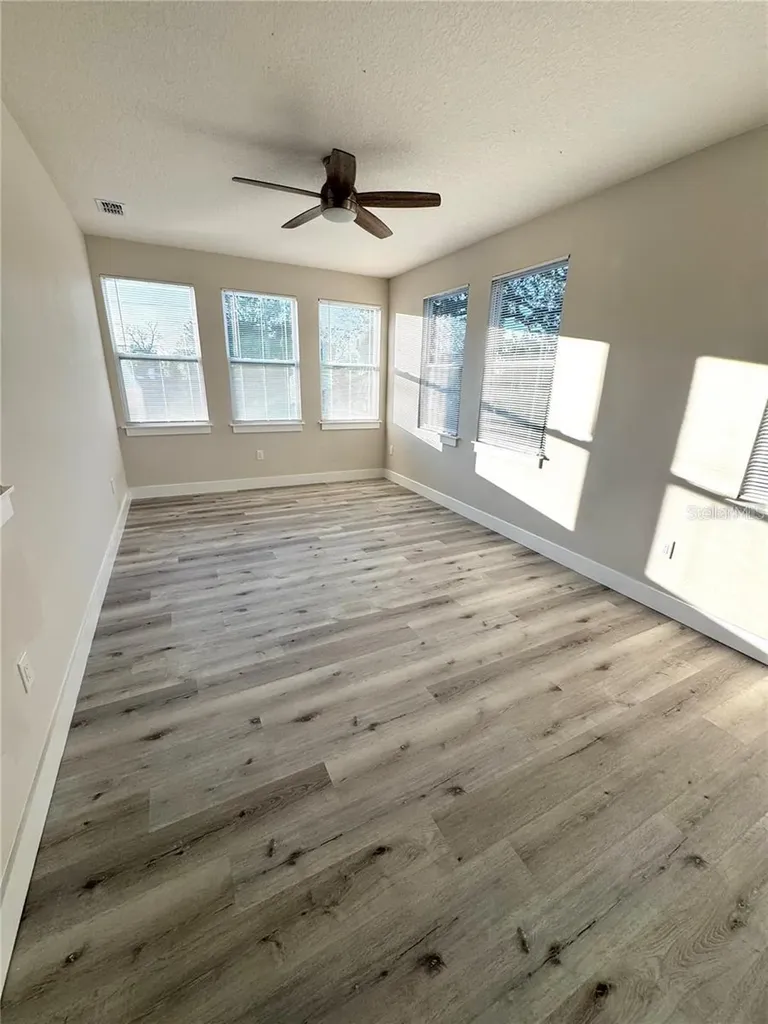 1039 53rd Avenue N St Petersburg FL 33703