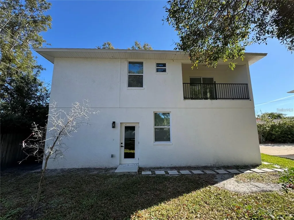 1039 53rd Avenue N St Petersburg FL 33703