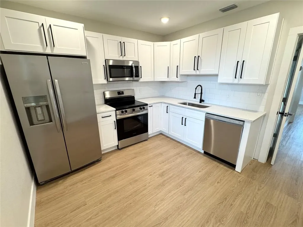 1039 53rd Avenue N St Petersburg FL 33703