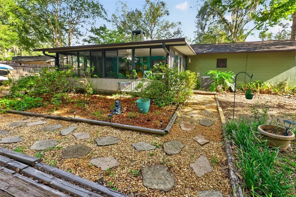 8204 SW 12th Place Gainesville FL 32607