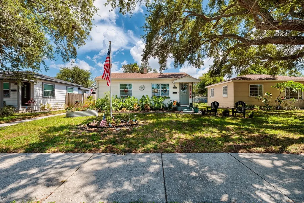 1220 56th Avenue N St Petersburg FL 33703