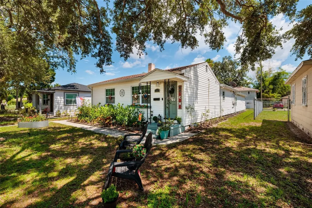 1220 56th Avenue N St Petersburg FL 33703