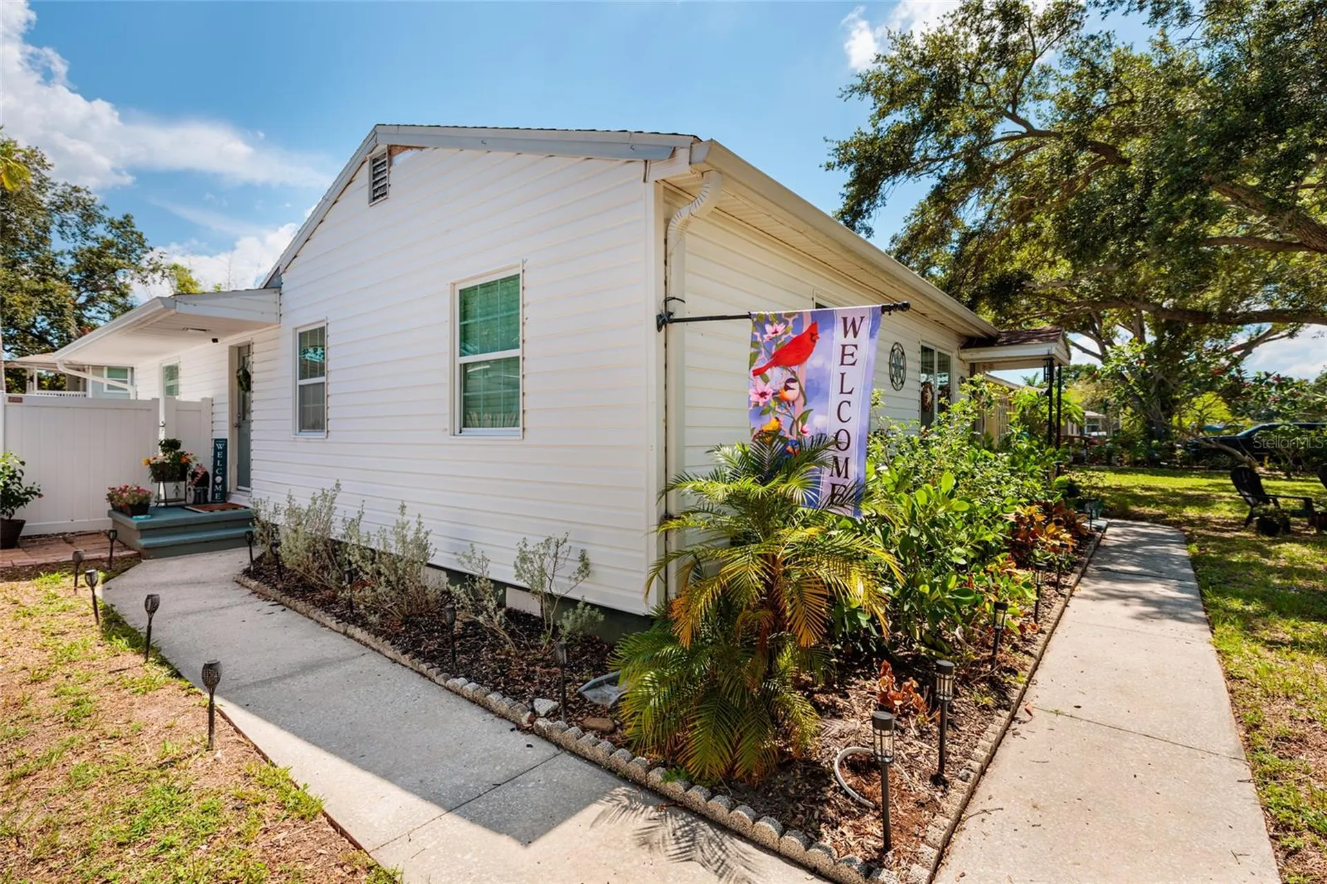 1220 56th Avenue N St Petersburg FL 33703