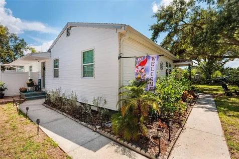 1220 56th Avenue N St Petersburg FL 33703