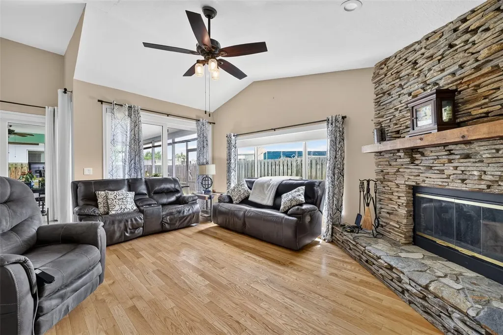 1747 Wood Brook Street Tarpon Springs FL 34689