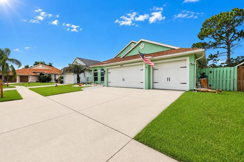 1747 Wood Brook Street Tarpon Springs FL 34689